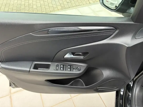 Opel Corsa 1.5 D Elegance 10