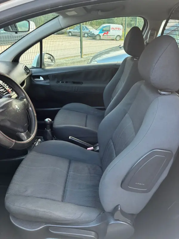 Peugeot 207 1.4 HDi Urban 8