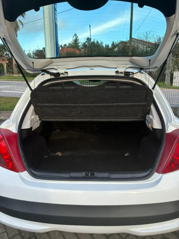 Peugeot 207 1.4 HDi Urban 14