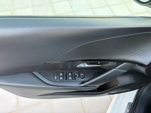 Peugeot e-208 50 kWh GT Line 25