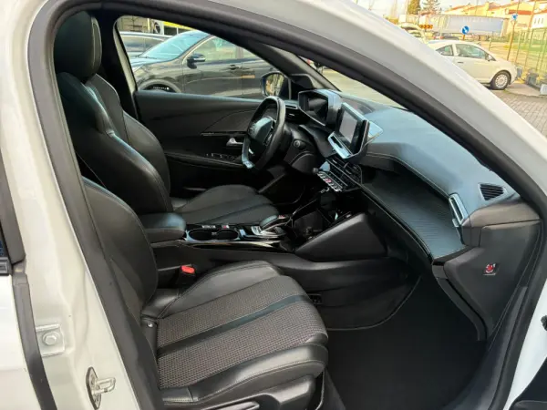 Peugeot e-208 50 kWh GT Line 31