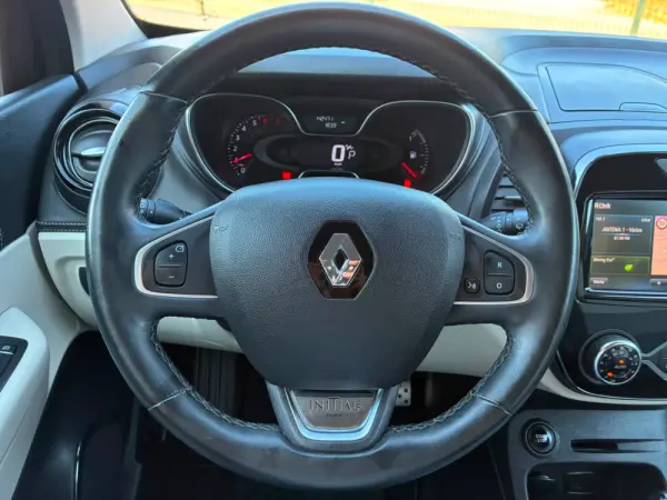 Renault Captur 1.2 TCe Initiale Paris EDC 16
