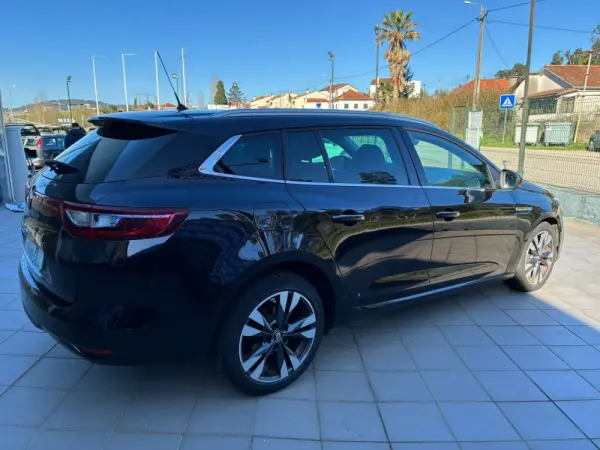 Renault Mégane IV SPORT TOURER 1.5 DCI INTENSE 4