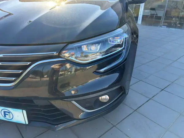 Renault Mégane IV SPORT TOURER 1.5 DCI INTENSE 9