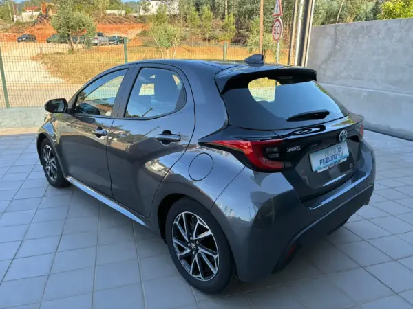 Toyota Yaris 1.5 HDF Luxury 2