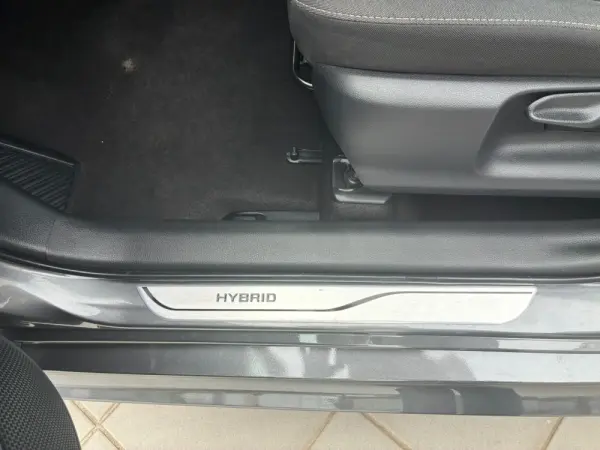 Toyota Yaris 1.5 HDF Luxury 16