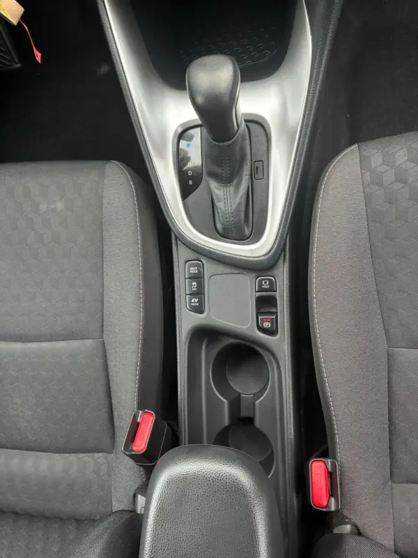 Toyota Yaris 1.5 HDF Luxury 19
