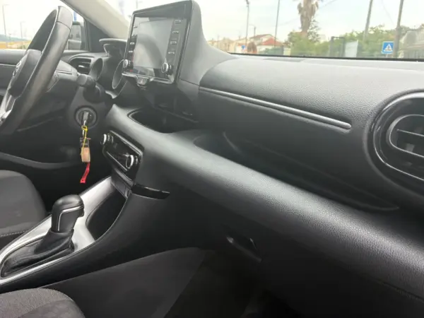 Toyota Yaris 1.5 HDF Luxury 23