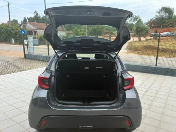 Toyota Yaris 1.5 HDF Luxury 28