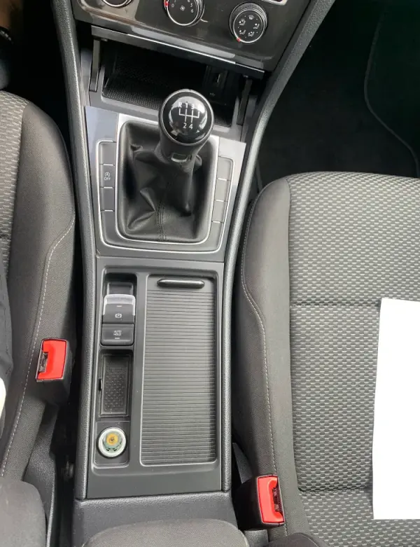 Volkswagen Golf 1.6 TDI Confortline 17