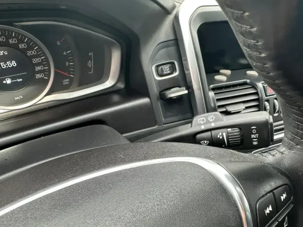Volvo XC 60 2.0 D4 Momentum 14