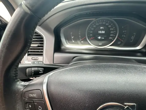 Volvo XC 60 2.0 D4 Momentum 16