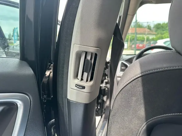Volvo XC 60 2.0 D4 Momentum 22