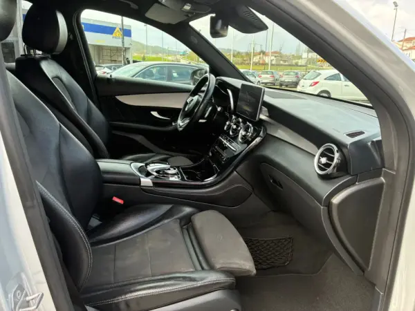 Mercedes-Benz GLC 250 d AMG Line 4-Matic 32