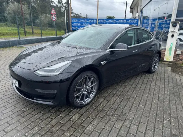 Tesla Model 3 Long-Range Dual Motor AWD 1