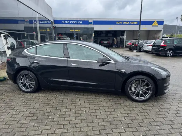 Tesla Model 3 Long-Range Dual Motor AWD 4