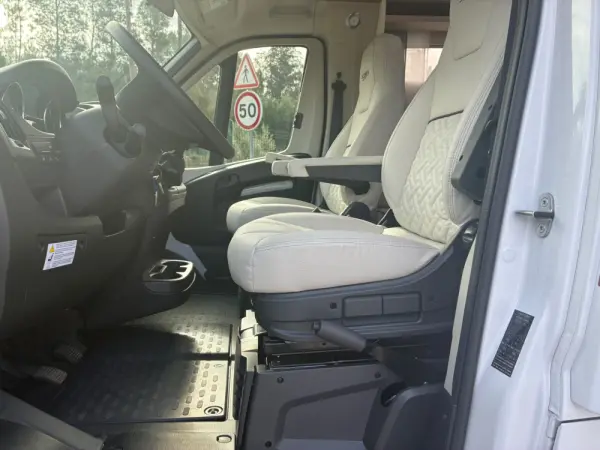 Peugeot Boxer 2.2l HDI Rapido 8