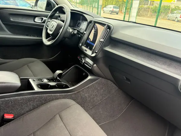 Volvo XC 40 1.5 T2 Momentum Plus Geartronic 31