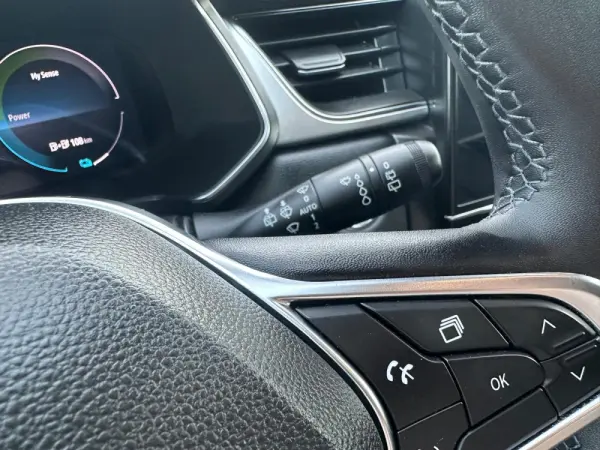 Renault Captur 1.6 E-Tech Intens 18