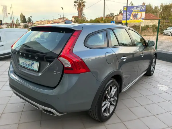 Volvo V60 Cross Country 2.0 D3 Summum Geartronic 3