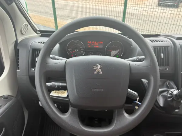 Peugeot Boxer 2.2l HDI Rapido 27