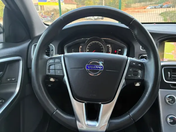 Volvo V60 Cross Country 2.0 D3 Summum Geartronic 15