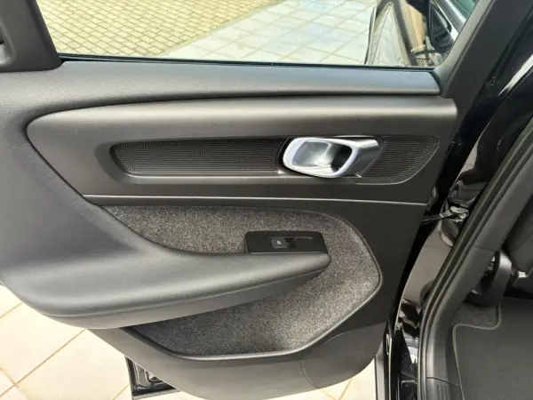 Volvo XC 40 1.5 T2 Momentum Plus Geartronic 26