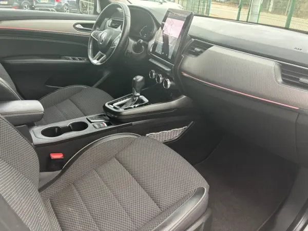 Renault Arkana 1.6 E-Tech Intens 28