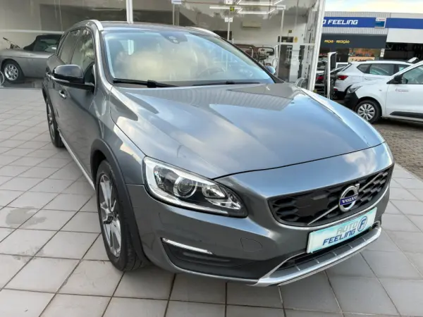 Volvo V60 Cross Country 2.0 D3 Summum Geartronic 4