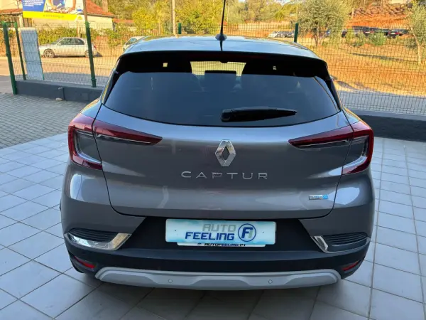 Renault Captur 1.6 HYBRID E-TECH INTENS 4