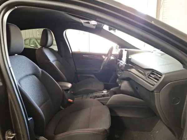 Ford Focus 1.0 ECOBOOST ST-LINE 3