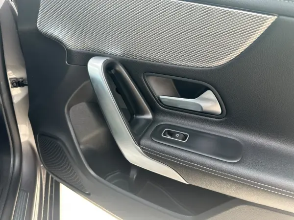 Mercedes-Benz CLA 180 Cla 180d  Aut. 15