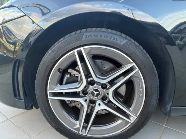 Mercedes-Benz A 250 E AMG Line 8