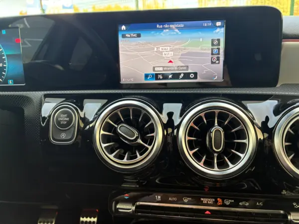 Mercedes-Benz A 180 AMG Line 11