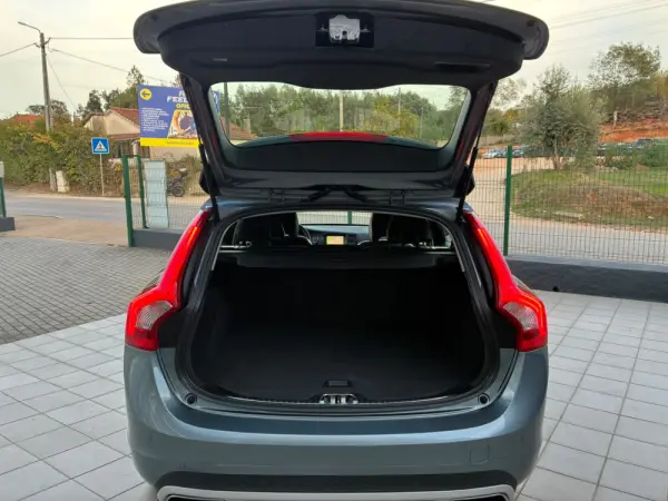 Volvo V60 Cross Country 2.0 D3 Summum Geartronic 33