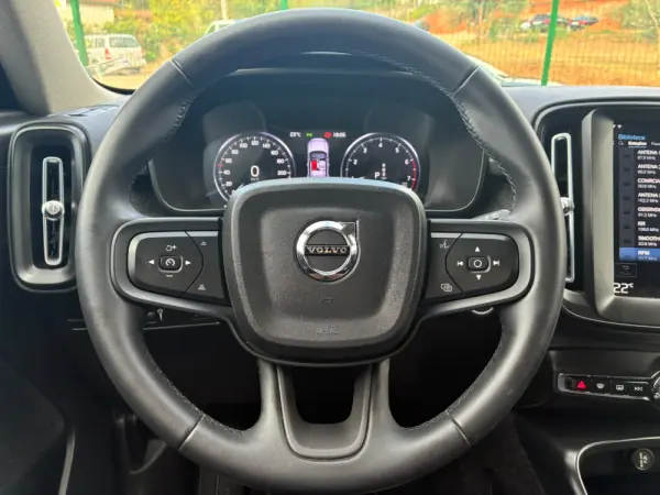 Volvo XC 40 1.5 T2 Momentum Plus Geartronic 15