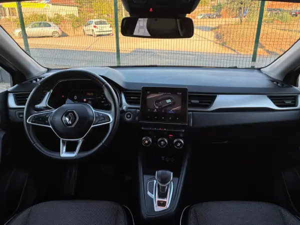 Renault Captur 1.6 HYBRID E-TECH INTENS 28