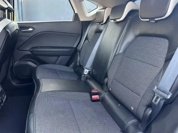 Renault Captur 1.6 E-Tech Intens 11