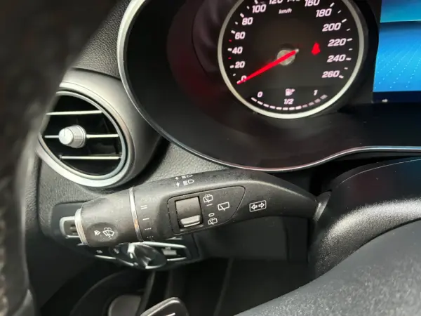 Mercedes-Benz C 300 C300 de hibrido plu-in 24