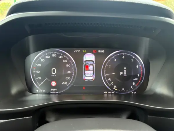 Volvo XC 40 1.5 T2 Momentum Plus Geartronic 25