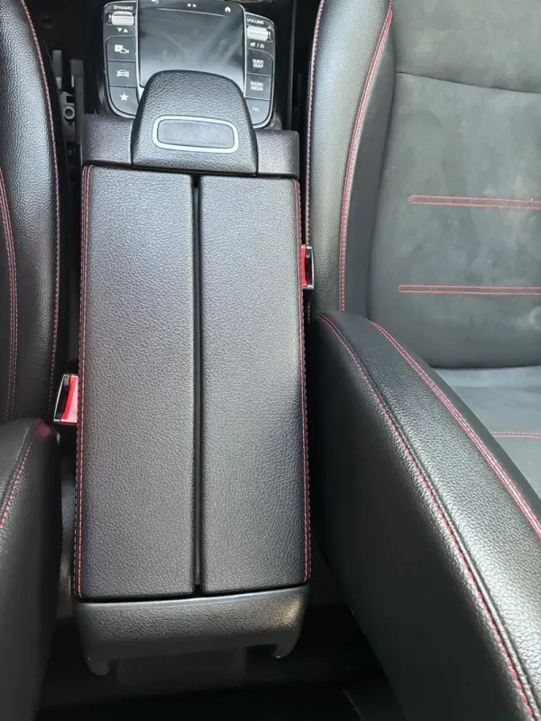 Mercedes-Benz A 180 AMG Line 17