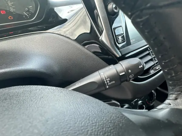 Peugeot 208 1.5 BlueHDi Signature 17