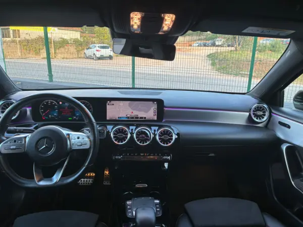 Mercedes-Benz A 250 E AMG Line 32