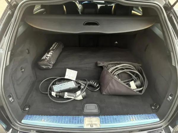 Mercedes-Benz C 300 C300 de hibrido plu-in 36