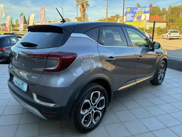 Renault Captur 1.6 HYBRID E-TECH INTENS 3