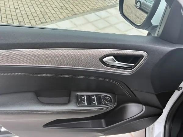 Renault Arkana 1.6 E-Tech Intens 10