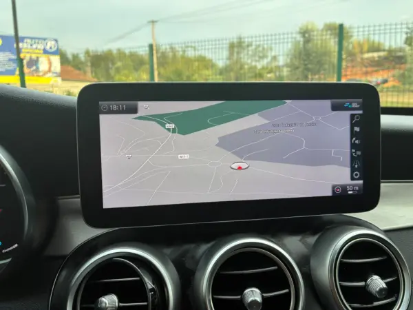 Mercedes-Benz C 300 C300 de hibrido plu-in 18