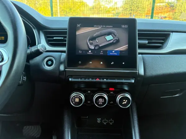 Renault Captur 1.6 HYBRID E-TECH INTENS 17