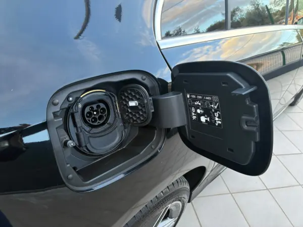 Mercedes-Benz A 250 E AMG Line 24