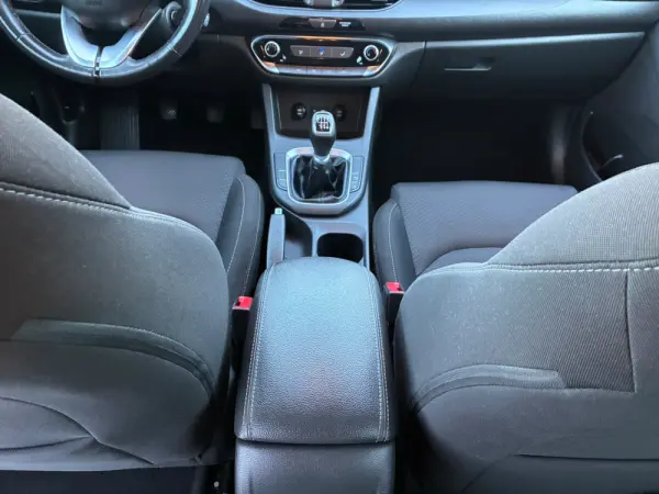 Hyundai i30 1.6 CRDi STyle 13